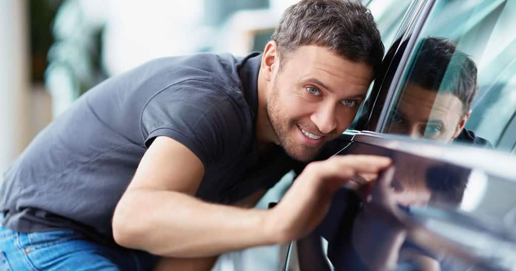 Tinta Poliéster Automotiva: Uma Análise Detalhada 4. Tinta Poliester - Escolhendo a Melhor Tinta